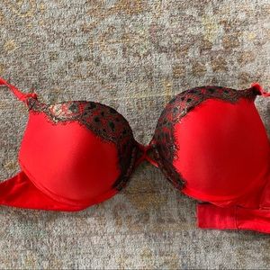 VS BOMBSHELL 38C Red